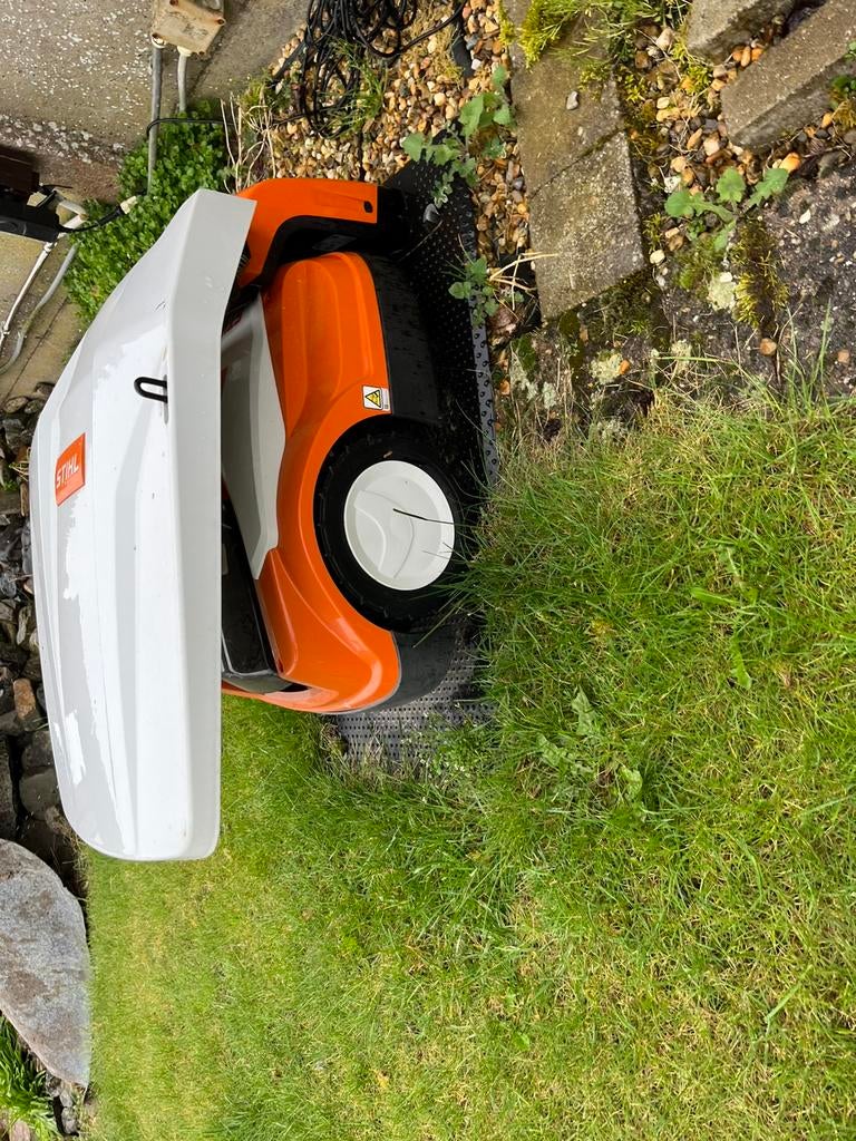 Stihl robotmaaier, Tuin en Terras, Robotmaaiers, Ophalen, Zo goed als nieuw