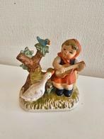 Vintage meisje dat gitaar speelt op de muziek van een eend,, Verzamelen, Beelden en Beeldjes, Ophalen of Verzenden