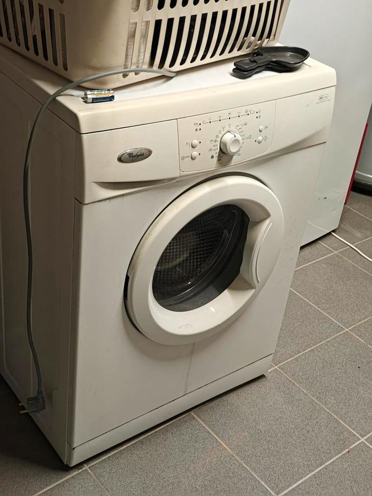 Wasmachine Whirlpool 5 kg, Elektronische apparatuur, Wasmachines, Gebruikt, 4 tot 6 kg, 1200 tot 1600 toeren, Ophalen