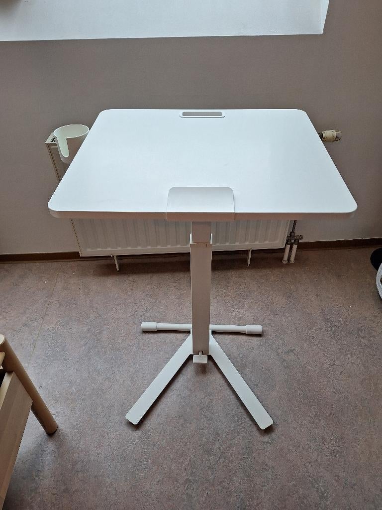 laptoptafel van IKEA op wieltjes, Ophalen, Gebruikt, In diepte verstelbaar