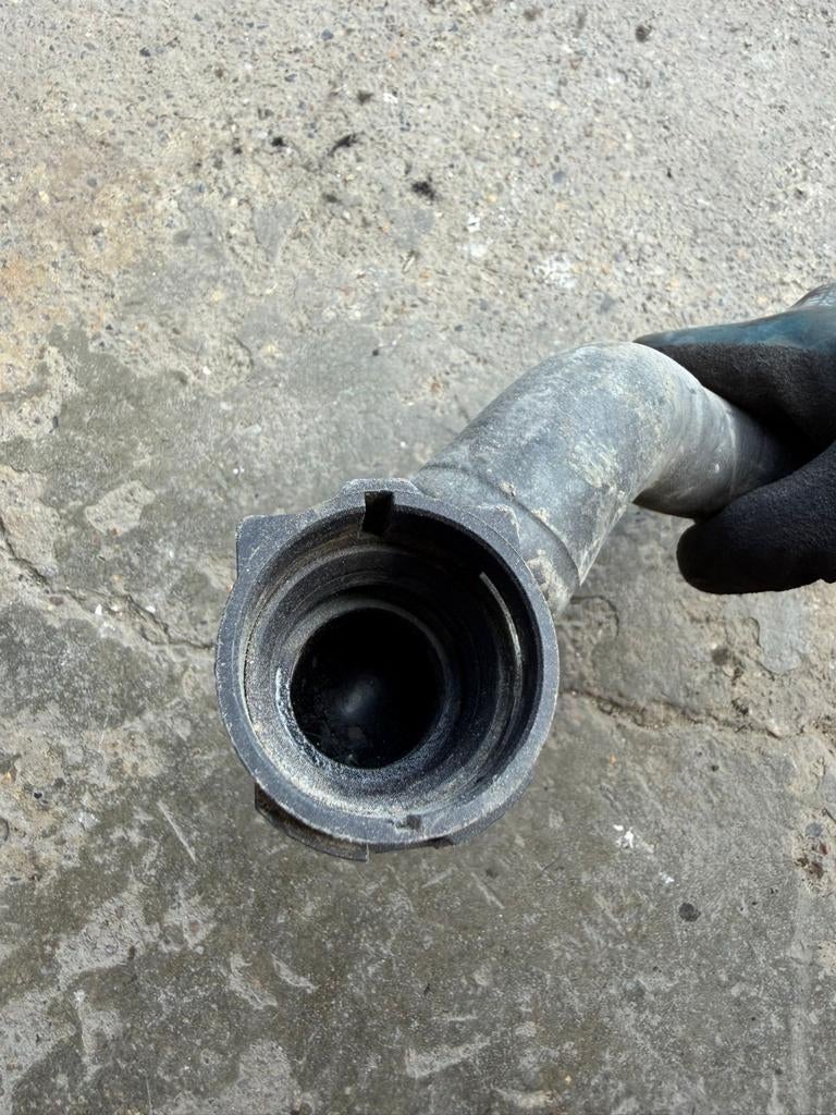 Tuyau de radiateur de refroidissement Mercedes-Benz, Enlèvement