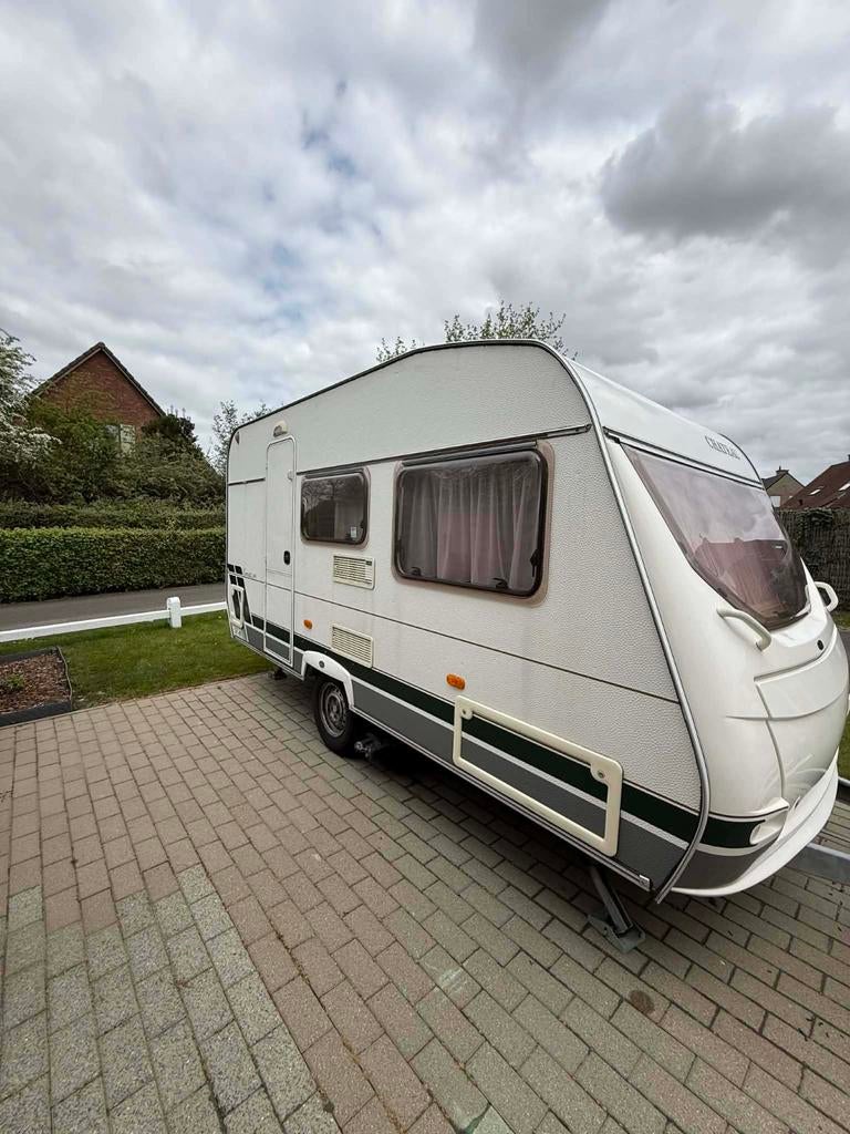 caravan chatau caratt 390, Caravanes & Camping, Jusqu'à 4, Réchaud à gaz, 750 - 1000 kg, Particulier