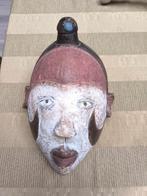 Afrikaans masker, Ophalen