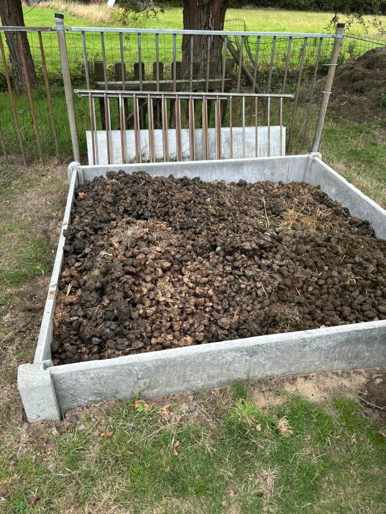 Gratis paardenmest, Enlèvement