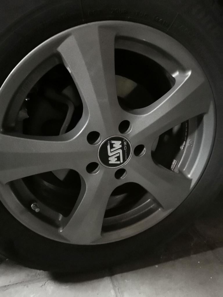 Winterband op Alu velg merk MSW  Grijs Silver velg, Auto-onderdelen, Ophalen, Gebruikt, Banden en Velgen, 17 inch