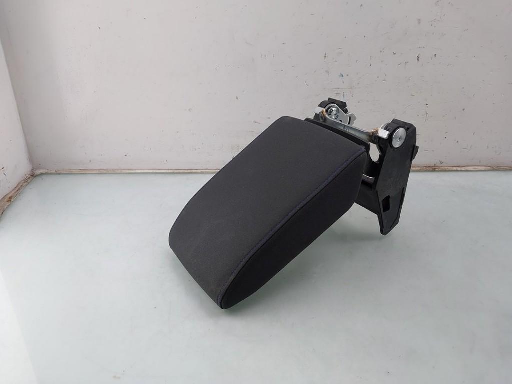 ACCOUDOIR CENTRAL Volkswagen Golf VIII (CD1) (01-2019/-), Autos : Pièces & Accessoires, Utilisé, Volkswagen