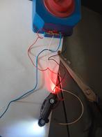 Bus et 2 voitures avec feux avant et arrière, Autres marques, Enlèvement ou Envoi, Pont, Tunnel ou Bâtiment, Courant continu