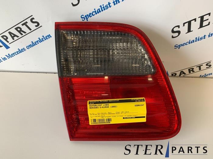 Achterlicht links van een Mercedes E-Klasse, Gebruikt, -, Ophalen of Verzenden, -