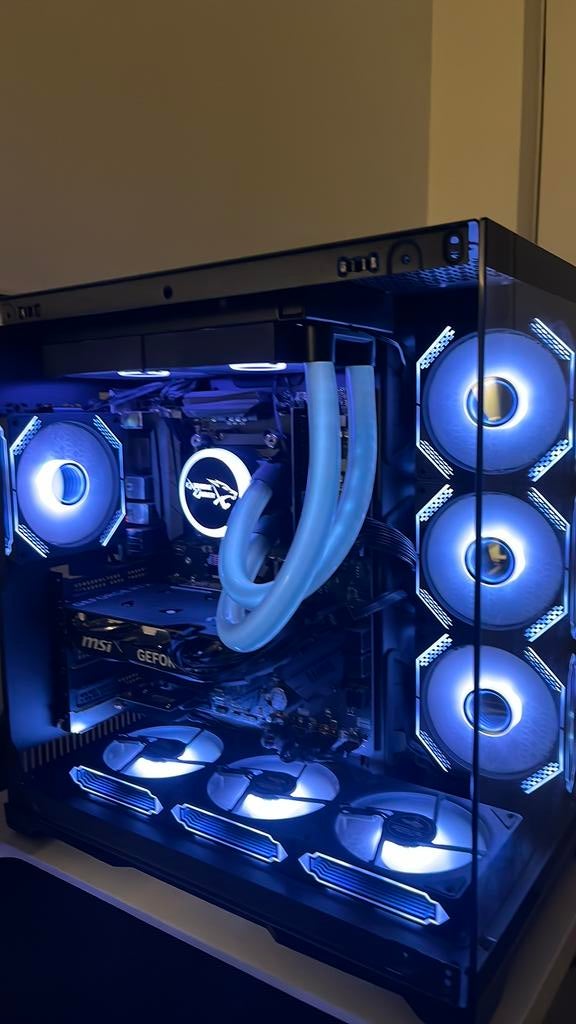 Gaming PC RTX 4060 / Ryzen 7 / 32GB – RGB Setup, Ophalen, Zo goed als nieuw, Gaming, SSD