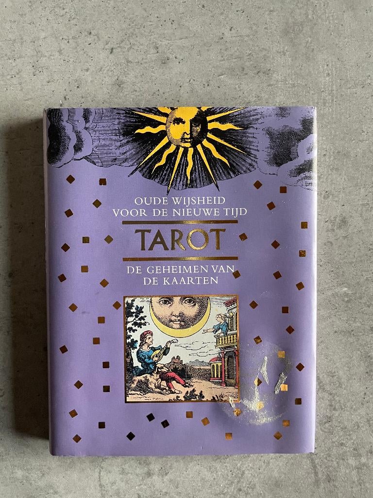 Boek ‘Tarot - De geheimen van de kaarten’, Ophalen, Zo goed als nieuw