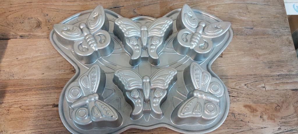 Bakvorm Nordic ware kleine vlinders, Hobby en Vrije tijd, Ophalen, Zo goed als nieuw, Bakvorm