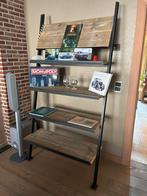 Metalen wandrek met steigerhouten planken, Ophalen, Nieuw