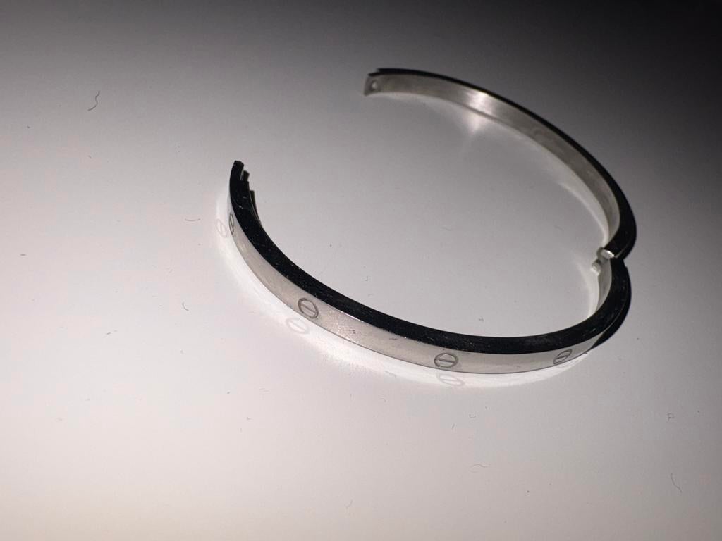 Petit bracelet d'amour Cartier, Bijoux, Sacs & Beauté, Enlèvement, Utilisé