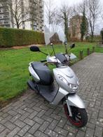 Peugeot kisbee A klasse. 2022/4172 km, Fietsen en Brommers, Klasse A (25 km/u), Ophalen of Verzenden, Zo goed als nieuw, Benzine