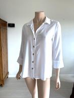 Stradivarius witte blouse S – 7/8 mouw, houtkleurige knopen, Verzenden, Wit, Zo goed als nieuw, Maat 36 (S)