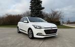 Hyundai i20 1.2i Benzine ** Panodak ** Garantie 12M, Auto's, Voorwielaandrijving, Stof, Wit, 62 kW