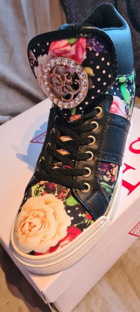 Guess sneakers maat 37, Kleding | Dames, Schoenen, Guess, Zwart, Ophalen of Verzenden, Zo goed als nieuw