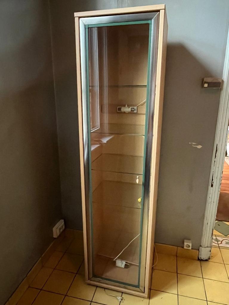 Vitrine avec étagères en verre et éclairage intérieur, Maison & Meubles, Armoires | Vitrines, Verre, 25 à 50 cm, Enlèvement ou Envoi