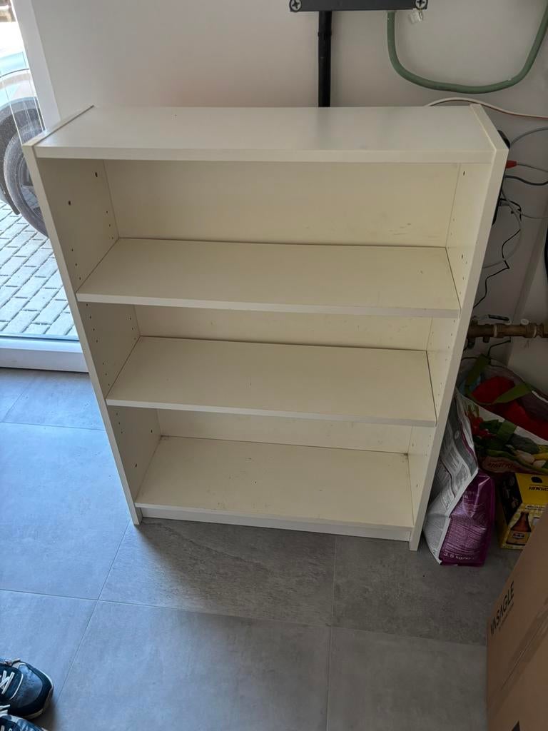 Etagere ikea  blanche, Maison & Meubles, Armoires | Armoires à chaussures, Enlèvement, Utilisé