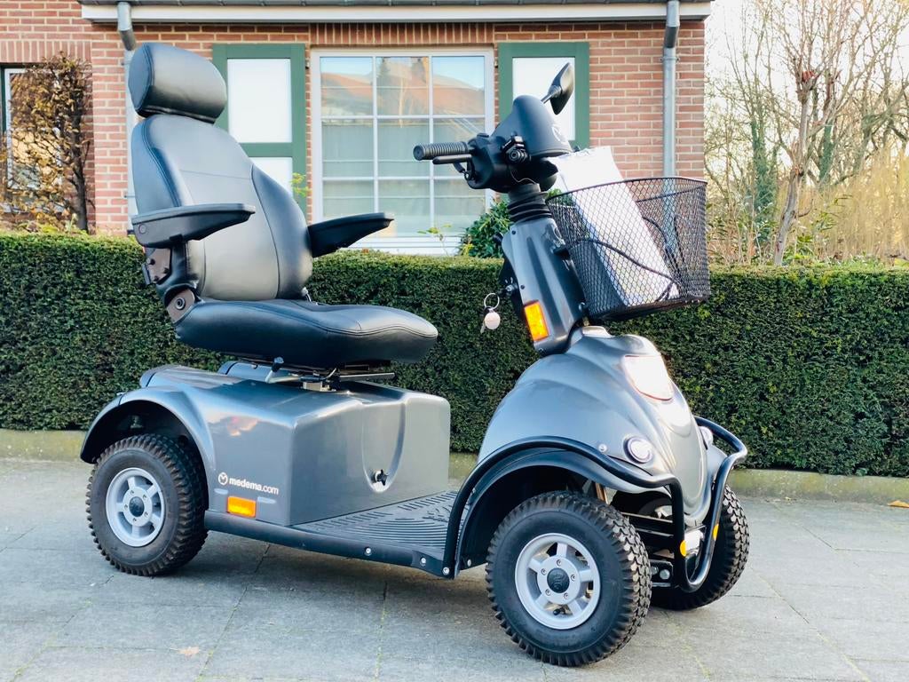 Mini crosser Scootmobiel 4wiel alle tranen invalide scooter, Diversen, Ophalen of Verzenden, Inklapbaar, Zo goed als nieuw, Elektrische rolstoel