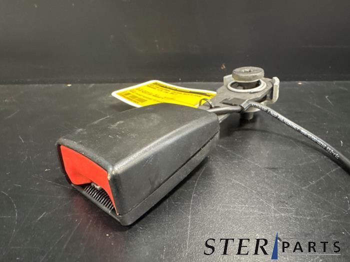 Insertion ceinture de sécurité avant droite d'un Mercedes, 3 mois de garantie, Utilisé, -, -