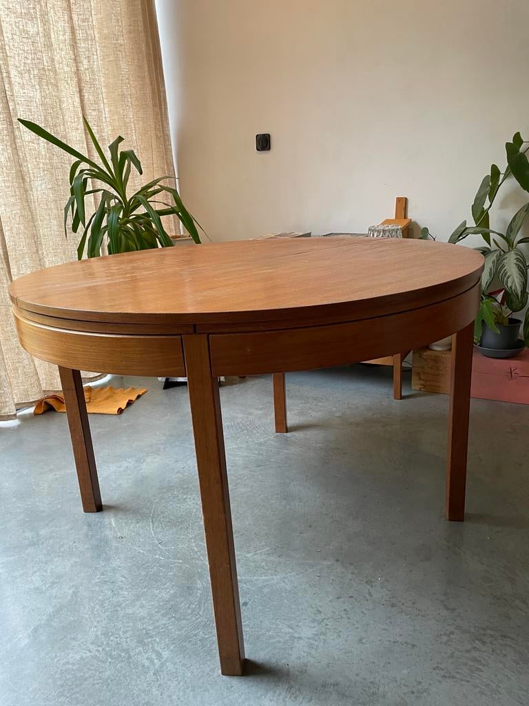 Ronde vol houten eettafel, Huis en Inrichting, Tafels | Eettafels, Ophalen, Gebruikt, Vijf personen of meer, Ovaal