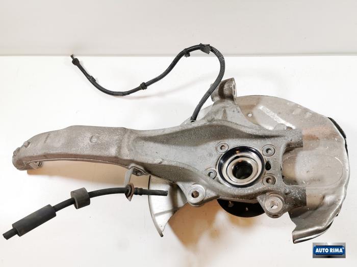 Fusee rechts-voor van een Volvo XC60, Gebruikt, -, -, Ophalen of Verzenden