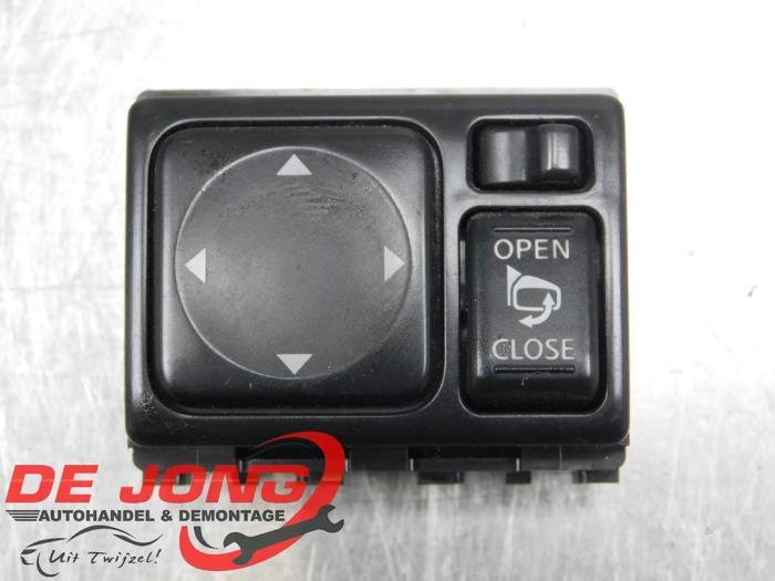 Commutateur rétroviseur d'un Nissan Navara, -, 3 mois de garantie, Utilisé, -