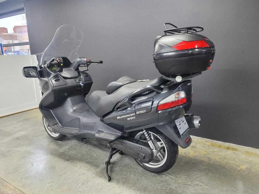 Suzuki Burgman AN 650 (année de construction 2010), Motos, Scooter, Entreprise, Plus de 35 kW, 650 cm³