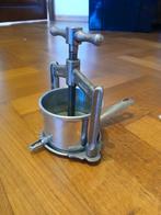 Presse A. PETIT pour viande, fruits et légumes, Maison & Meubles, Comme neuf