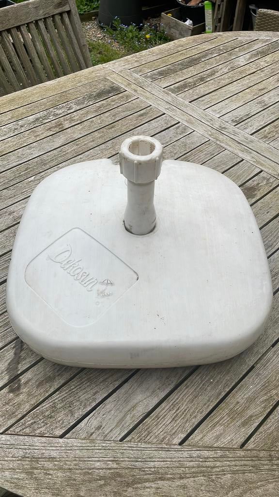 Pied de parasol reservoir d eau plastic, Jardin & Terrasse, Enlèvement, Utilisé, Autres types