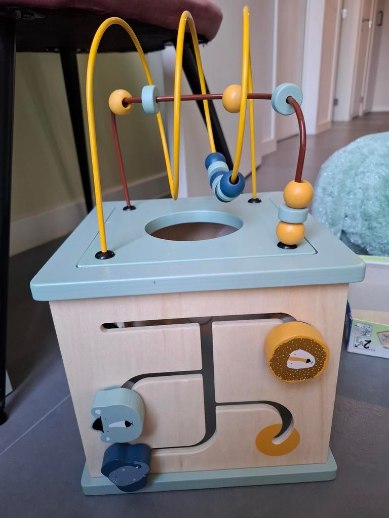 Houten activiteitenkubus Mini - Trixie – Het Speelatelier