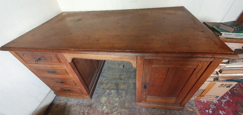 Bureau en chêne, Enlèvement, Bois