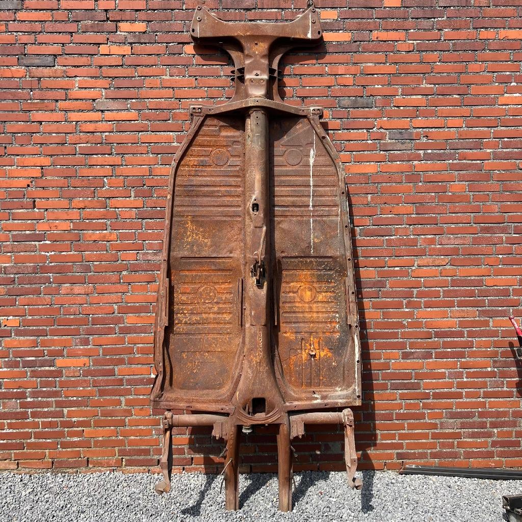 VW Super Beetle 72 Cabriolet Chassis, solide, Auto diversen, Auto-accessoires, Gebruikt, Ophalen of Verzenden