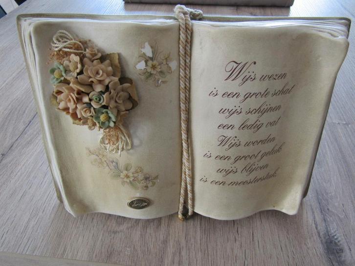 KERAMIEK GEZEGDE BOEK, Collections, Statues & Figurines, Comme neuf, Religion, Enlèvement