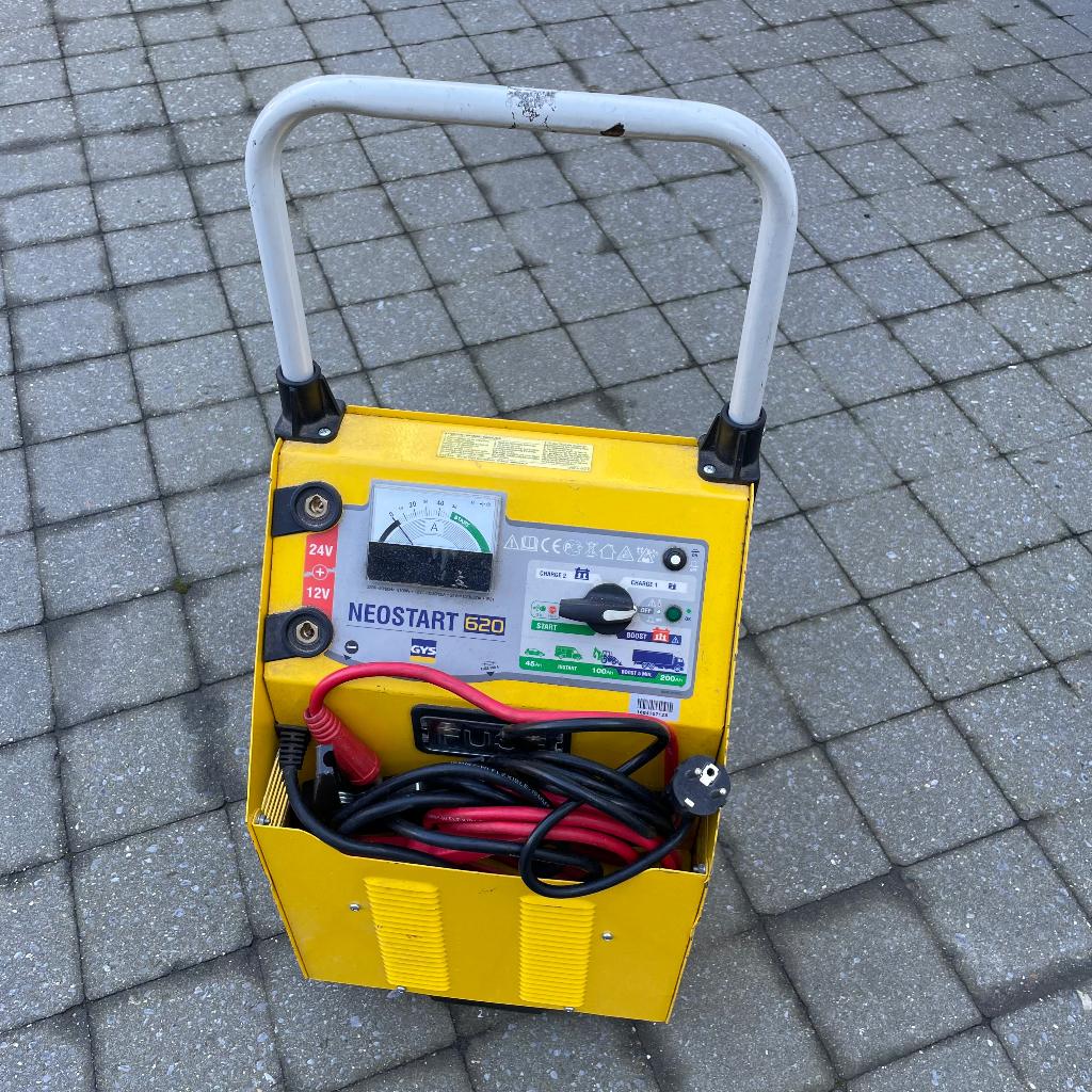 Chargeur-Démarreur GYS Neostart 620 12/24V, Autos : Pièces & Accessoires, Électronique & Câbles, Utilisé, Enlèvement