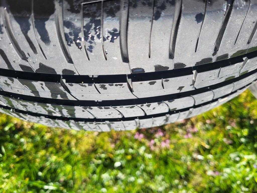 4 jantes 15 pouces avec 4 pneus pour Audi A1 2013, Autos : Pièces & Accessoires, Pneus & Jantes, Enlèvement, 15 pouces, Pneu(s)