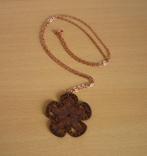 Lange ketting met grote houten bruine bloem hanger, Ophalen of Verzenden