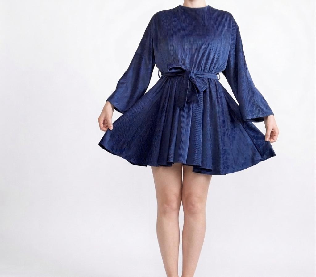 Blauwe corduroy jurk maat M (38) – zo goed als nieuw, Vêtements | Femmes, Robes, Enlèvement ou Envoi, Taille 38/40 (M), Bleu, Longueur genou