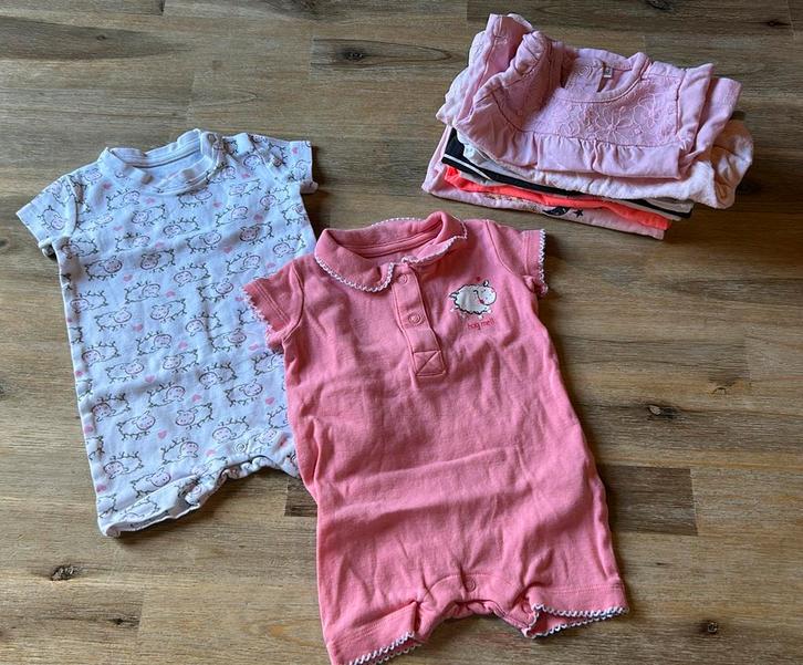 Lot de vetements 1 mois, Kinderen en Baby's, Babykleding | Maat 56, Zo goed als nieuw, Meisje, Ophalen of Verzenden