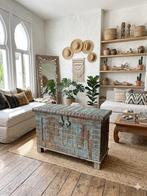 Antieke Kist zeer fraai bewerkt afkomstig uit India, Ophalen