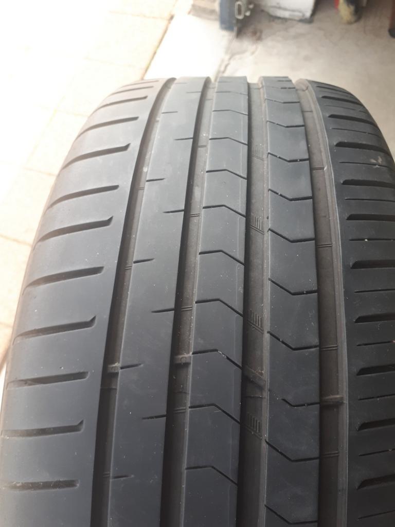 2 pneus Vredestein 225 45 17 reste 5mm.sur Welkenraedt, Enlèvement, Pneus été