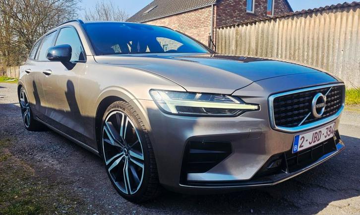 Volvo V60 R-design D3, Autos, Volvo, Particulier, V60, Volant chauffant, Diesel, Automatique, Cuir