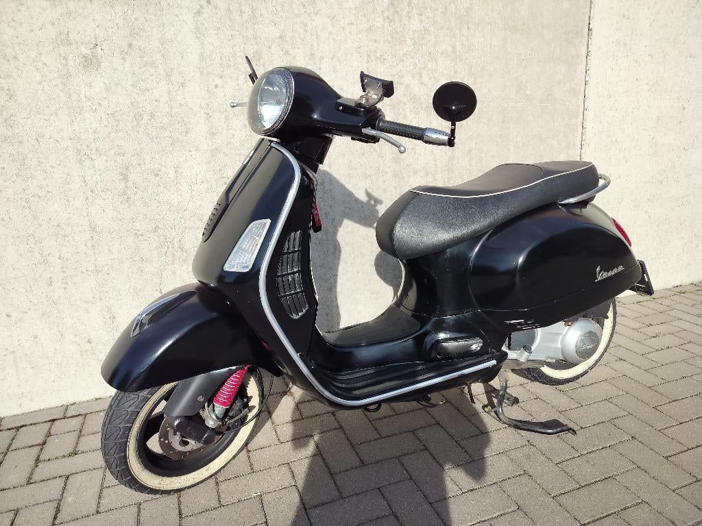 Vespa GTS 300, Motoren, Scooter, 300 cc, Gebruikt, Particulier