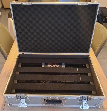 Pedaltrain Novo 24 TC + Alim (Pedalboard Complet), Enlèvement, Comme neuf, Autres instruments, Flight case