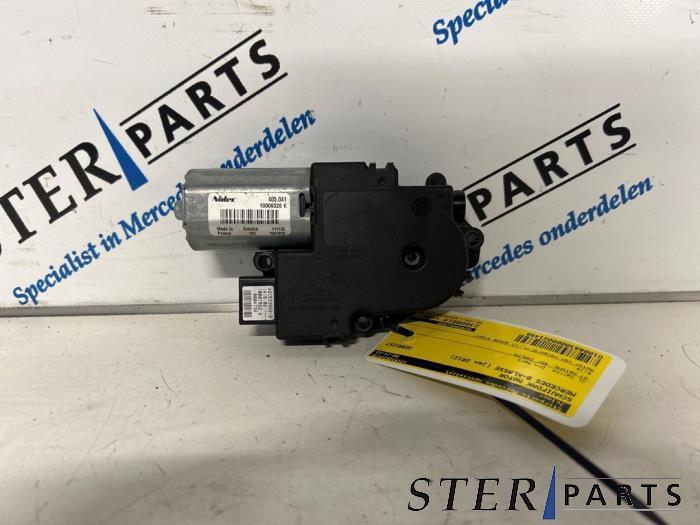 Schuifdak Motor van een Mercedes B-Klasse, Auto-onderdelen, Carrosserie, Mercedes-Benz, Gebruikt, 3 maanden garantie, Ophalen of Verzenden