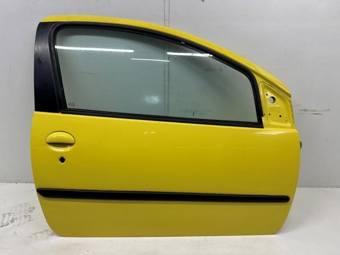 Portière 2portes droite d'un Peugeot 107 (KBL), Autos : Pièces & Accessoires, Carrosserie & Tôlerie, Porte, Peugeot, Utilisé, 3 mois de garantie