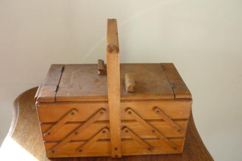 Oud houten vintage naaikistje, Hobby en Vrije tijd, Naaien en Fournituren, Gebruikt, Ophalen of Verzenden