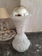 Twee Opaline Melkglas Opaalglas Bloemen Vaas, Huis en Inrichting, Woonaccessoires | Vazen, Ophalen, Wit, Minder dan 50 cm, Glas