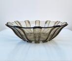 Mooie geometrische Art Deco schaal 'verre fumée/smokeglass', Antiek en Kunst, Ophalen of Verzenden